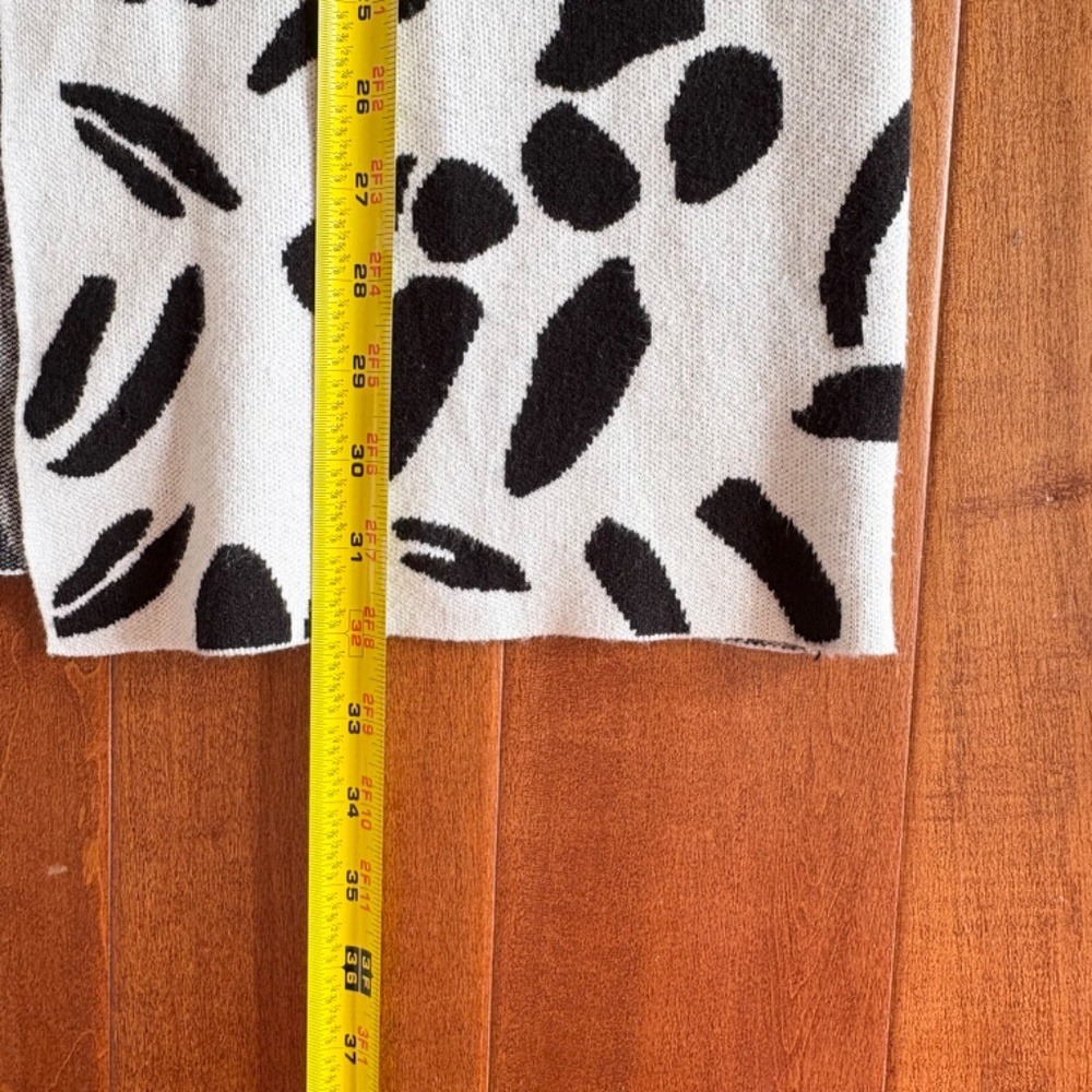 Sioni Womens‎ Black White Abstract Animal Print Hooded Knit Vest Cardigan Large - Picture 9 of 10
